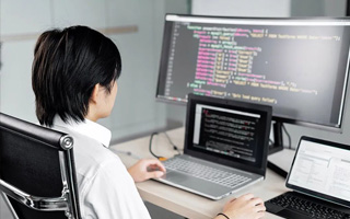 烟台 api php源码,下载的php源码怎么运行呢？